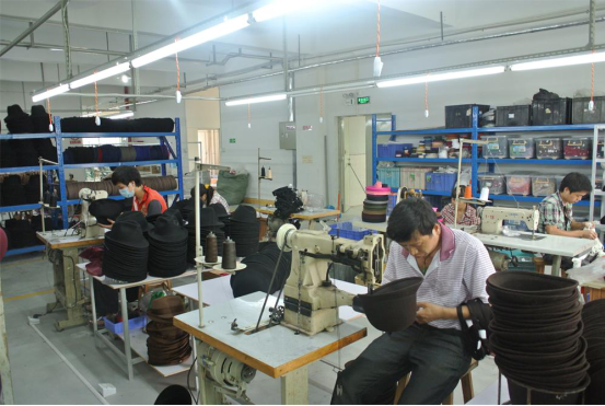 深圳市靈瓏服飾有限公司 深圳市靈瓏服飾有限公司