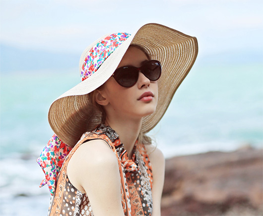這個夏天草帽才是時尚的主角喲！